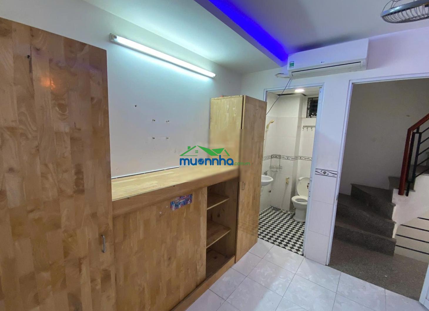 Bán nhà quận 4 chính chủ, sổ hồng riêng 22m²