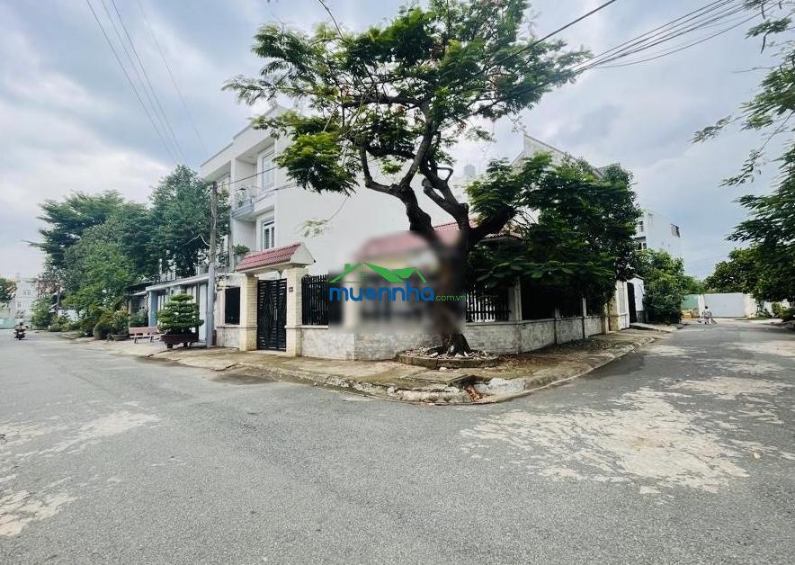 Chính chủ lâu đời bán đất tặng nhà 2 tầng giá quá tốt mt đường 835 10m sổ vuông đẹp - 2