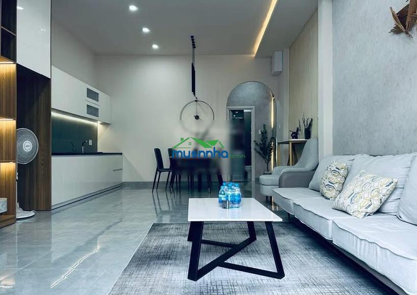 Hàng hiếm q4 trên đường tôn đản, dt 5x14,6m 4 phòng ngủ lớn. đang cho thuê 26triệu/tháng