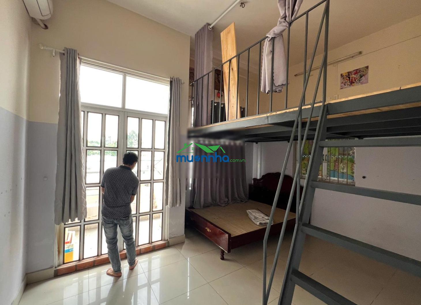 Bán nhà 3 tầng kiên cố sổ hoàn công - giá 4tỷ8 tổng 152m2 sử dụng - đường 6m oto qua lại - gần chợ - 3