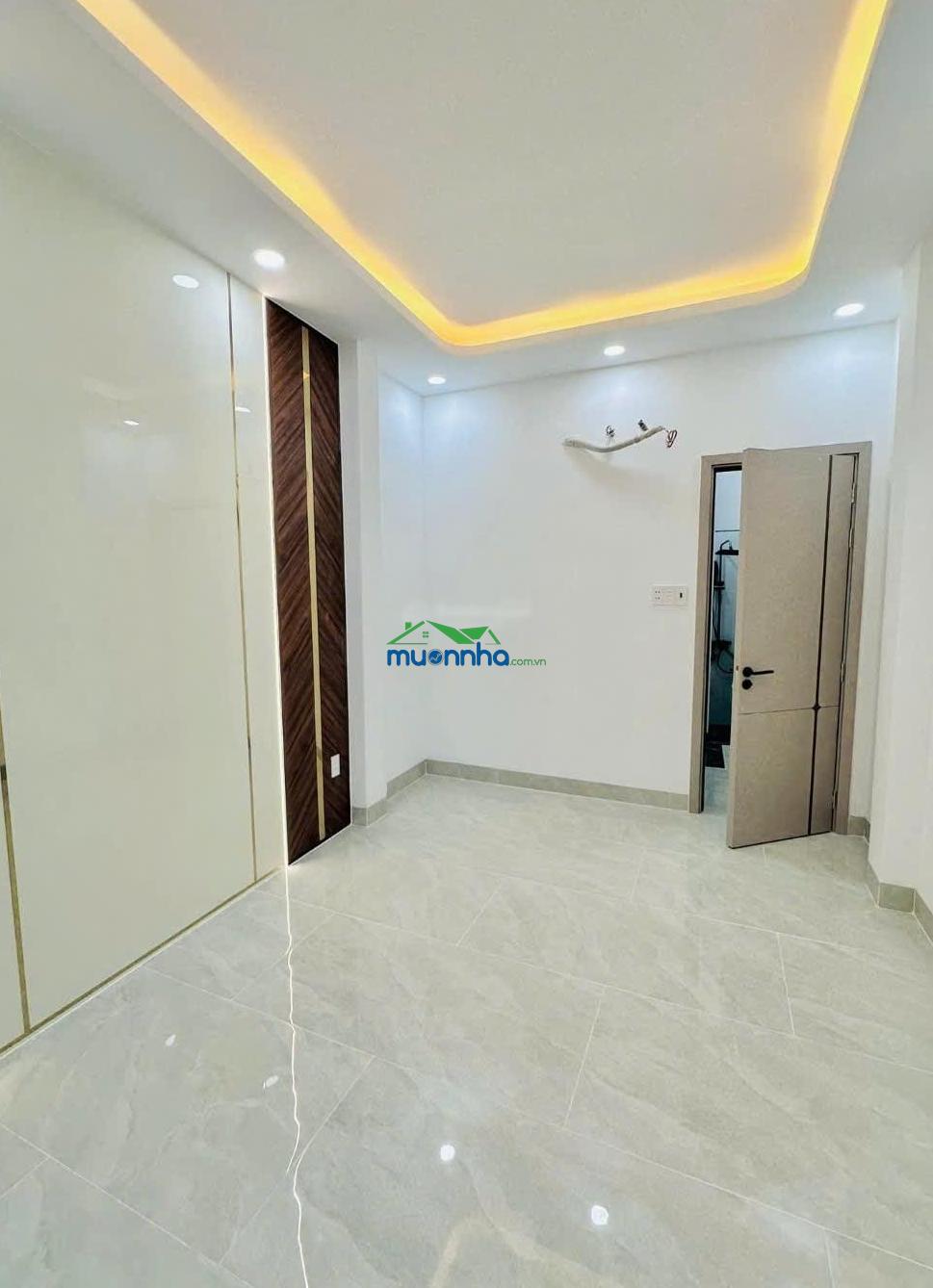 Ngay cầu cammet q4 - vài bước ra mặt tiền - 3.1x7.9m - 4 tầng - không lộ giới - chỉ 5.6 tỷ