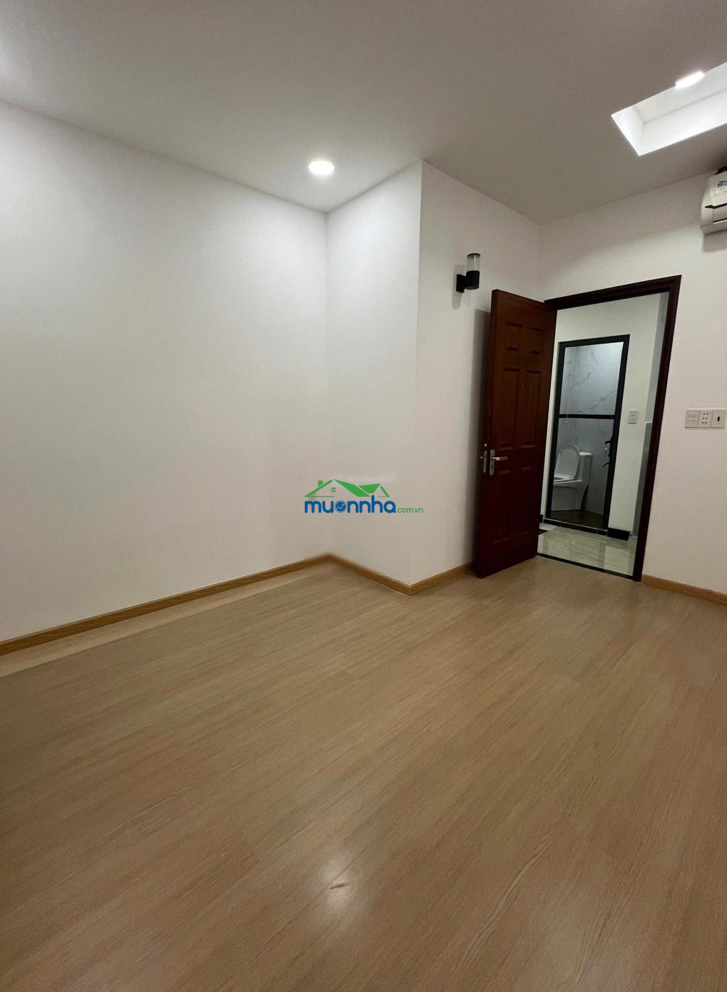 Chính chủ bán nhà nhỏ giá rẻ - ngay ngã tư hàng xanh cạnh 5 trường đại học 3,5 - 2