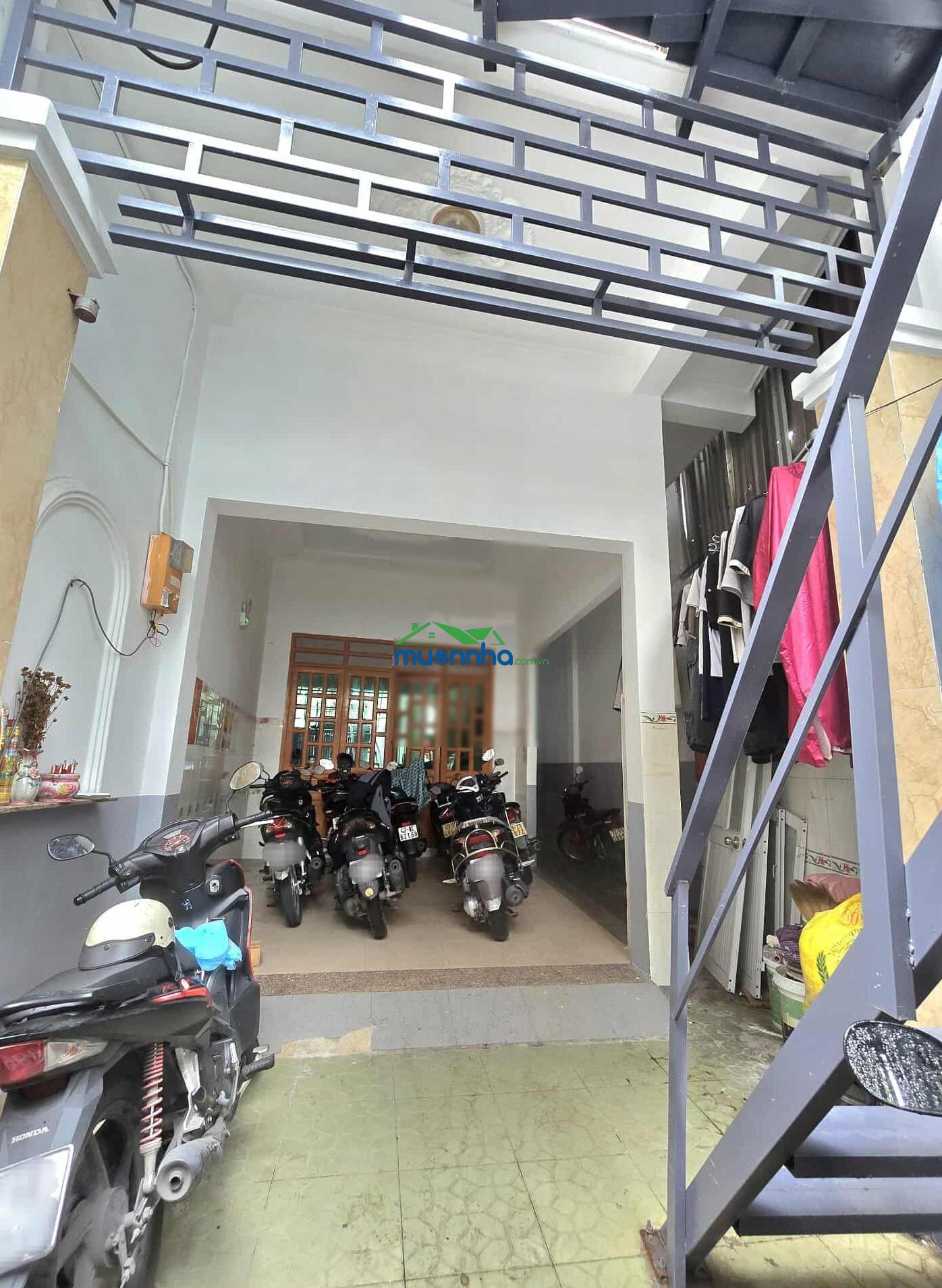 Siêu hiếm linh chiểu _ gần vincom thủ đức 116m ,3 tầng, dòng tiền 30tr/tháng ,shr, ô tô né nhau.