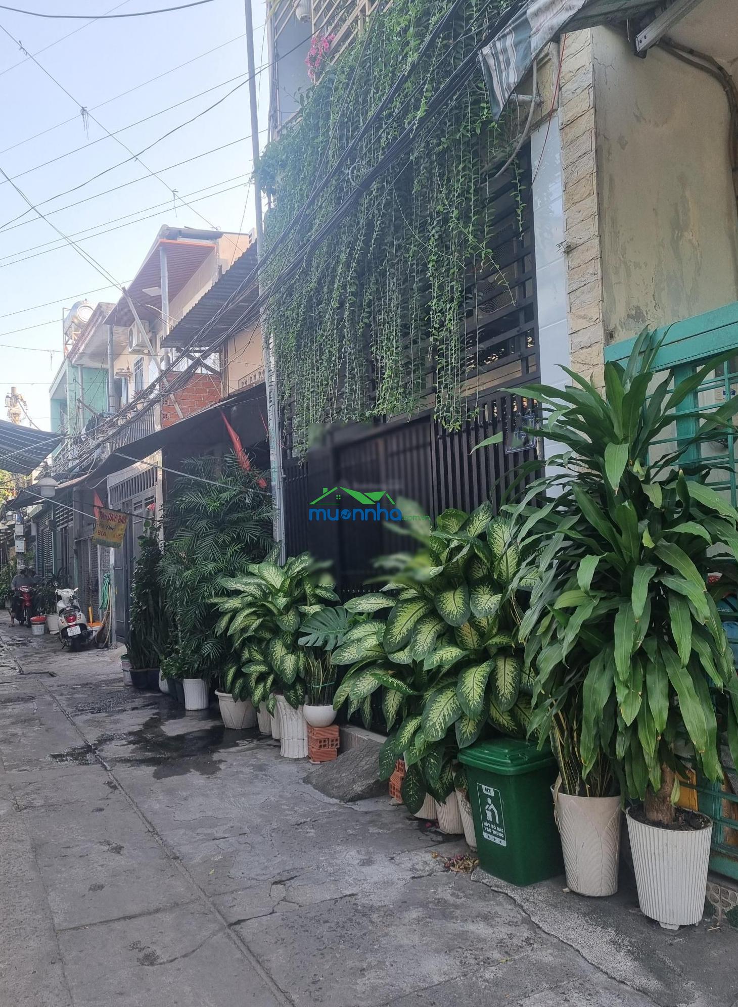 Nhà bán đ. nguyễn sơn- hẻm xe hơi- 1 sẹc- ngang 4m- chỉ 3,x tỷ - 3