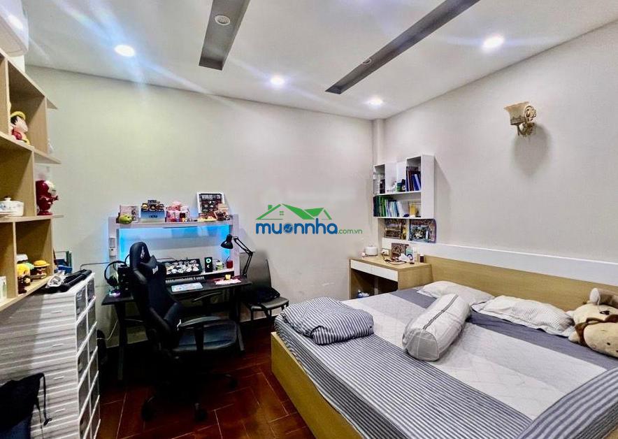 Hàng ngộp - 90m2 - 5tầng - xe hơi vào nhà - sát mặt tiền - nhà đẹp ở liền - giáp dương quảng hàm - 3