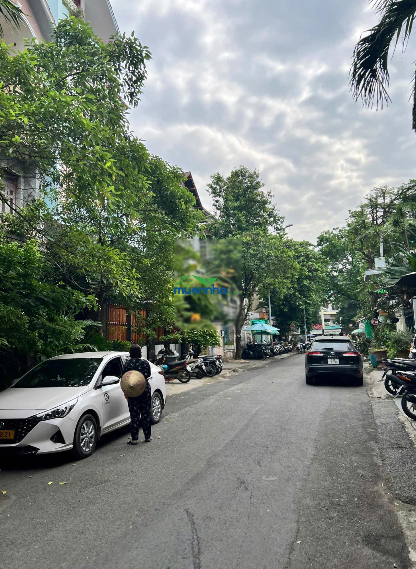 Bán chdv đường nguyễn gia trí. bình thạnh(6x20m) ngay đại học hutech khai thác lên đến 80 triệu/th