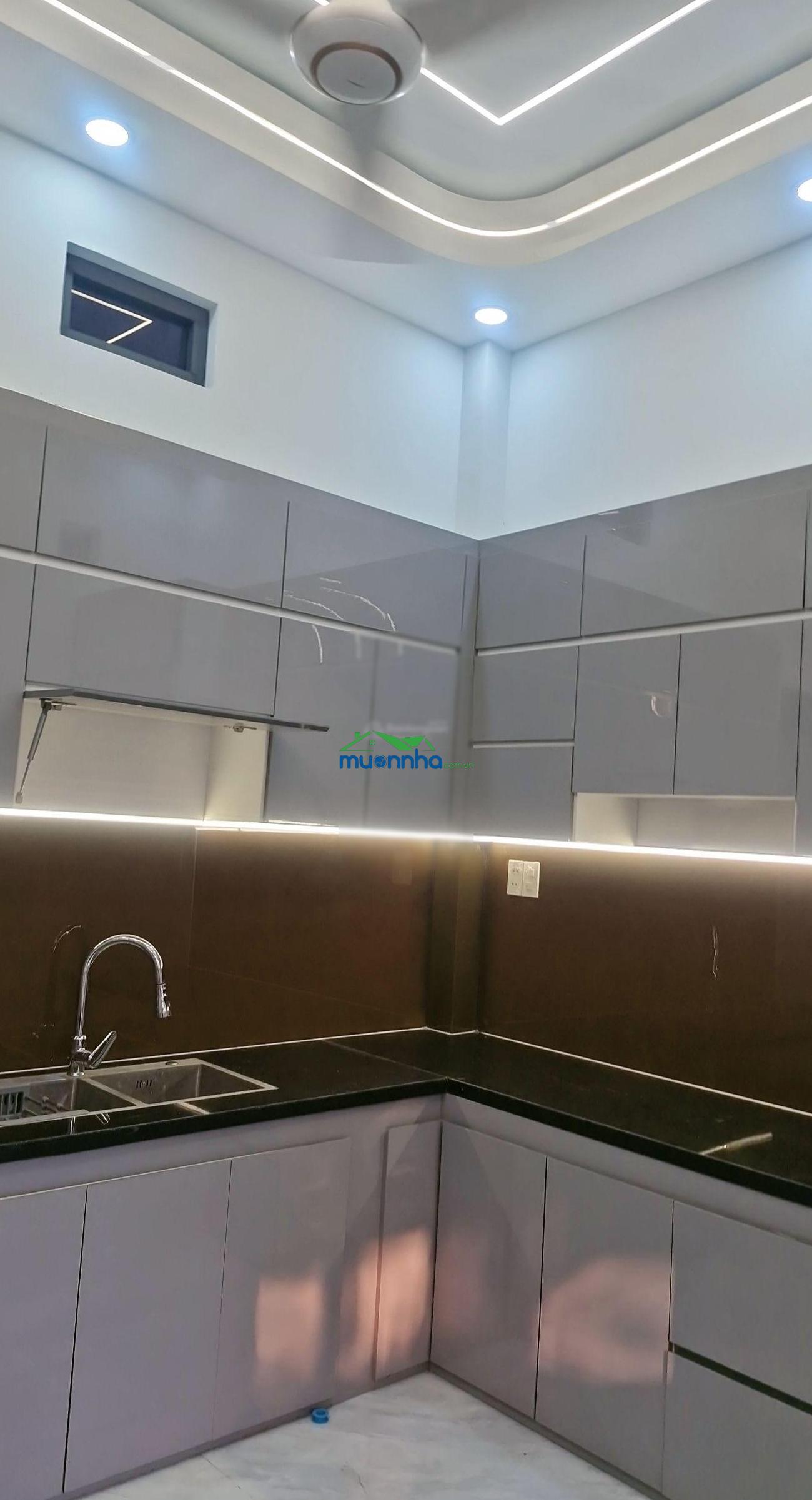 Bán nhà đẹp ở ngay 68 m2, 4 tầng btct, tăng nhơn phú a quận 9, giảm 350tr còn 6,x tỷ xe hơi đỗ cửa