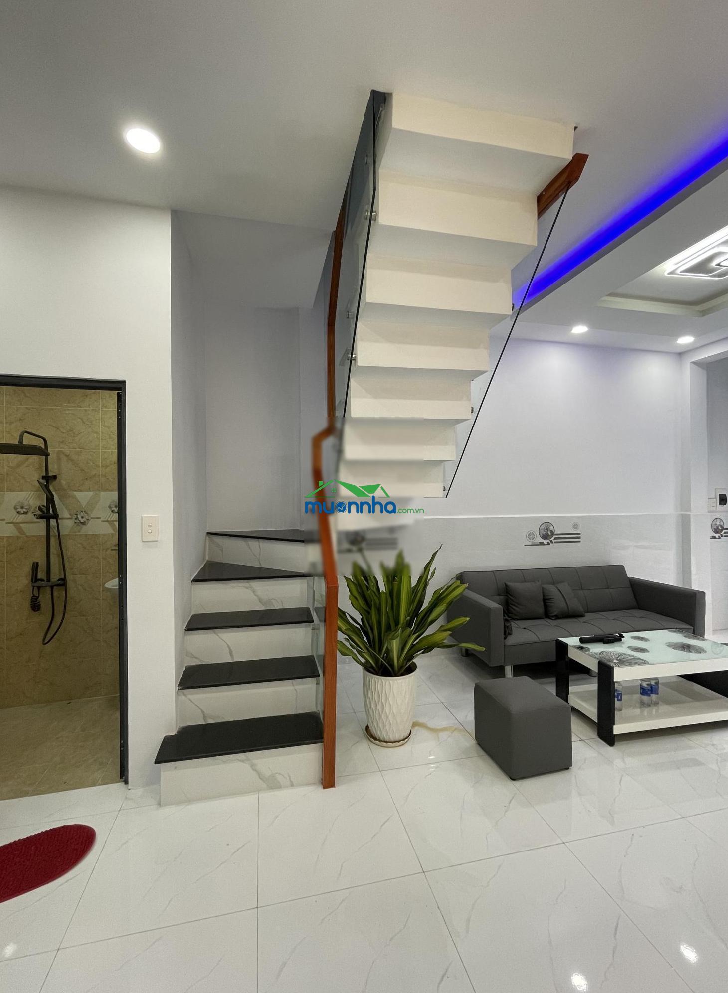 Siêu phẩm 2 tầng ngay công viên hồ trái tim- hẻm 5m thông -diện tích 4m x 9m chỉ 3 tỷ 7 còn tl - 3