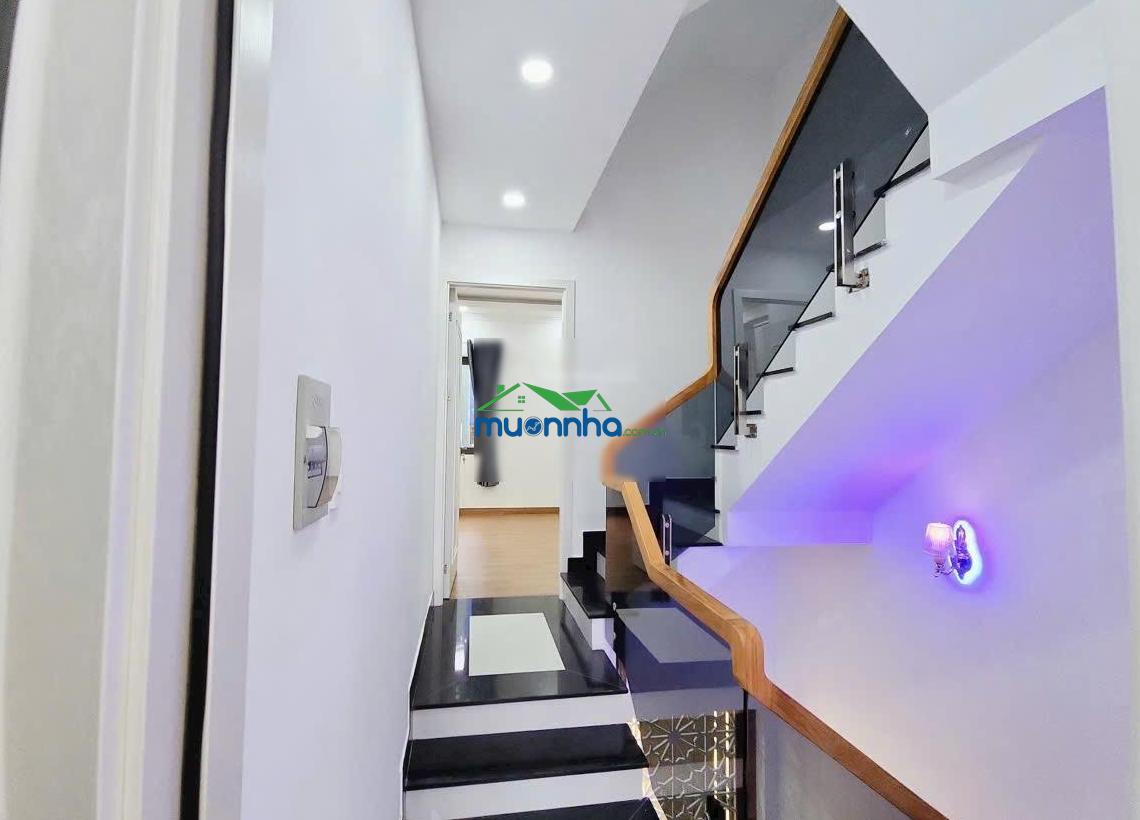 8,7 tỷ nhà mới 5 tầng sát vạn phúc city hiệp bình phước ô tô vào nhà 4 x 13 (52m²)