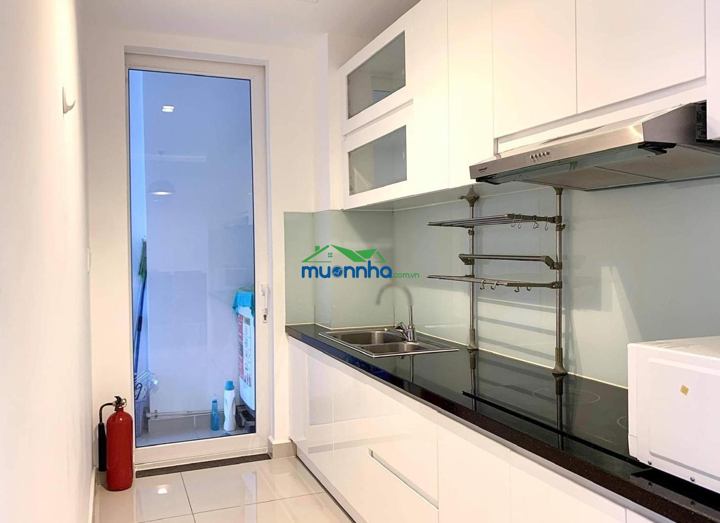Cho thuê căn hộ sky center, 2pn, 2wc, full nội thất, view sân bay, giá: 17 triệu, lh 0908 435 ***