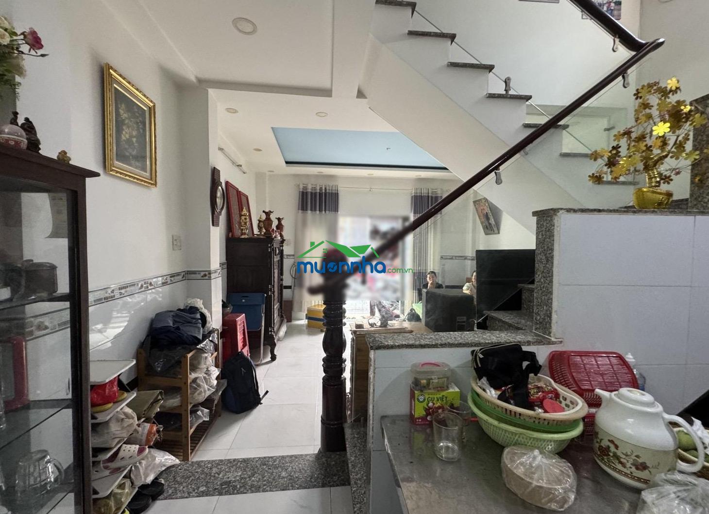 Nhà hẻm xe hơi đối diện vạn phúc city, đang thuê kinh doanh