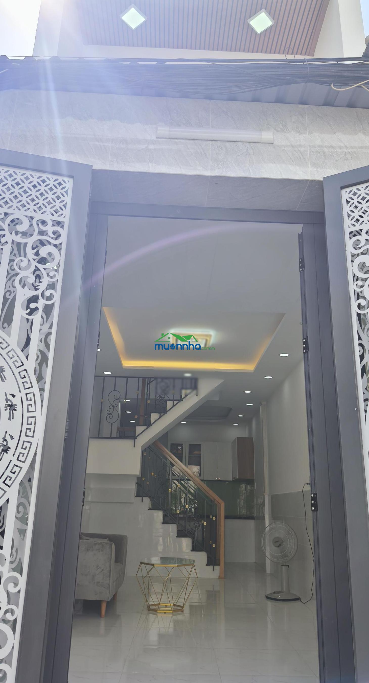 Chủ gửi bán gấp nhà trệt lầu, 2pn, 2wc mt hẻm xe tải kinh doanh đa ngành, giá 3,990 tỷ thương lượng