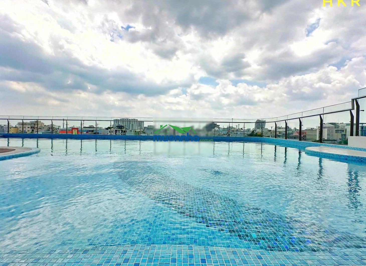 Căn hộ 71m2 hướng đông nam, 2pn, 2wc, 2 ban công sân vườn,3 máy lạnh, máy nn trung tâm, bếp hút mùi