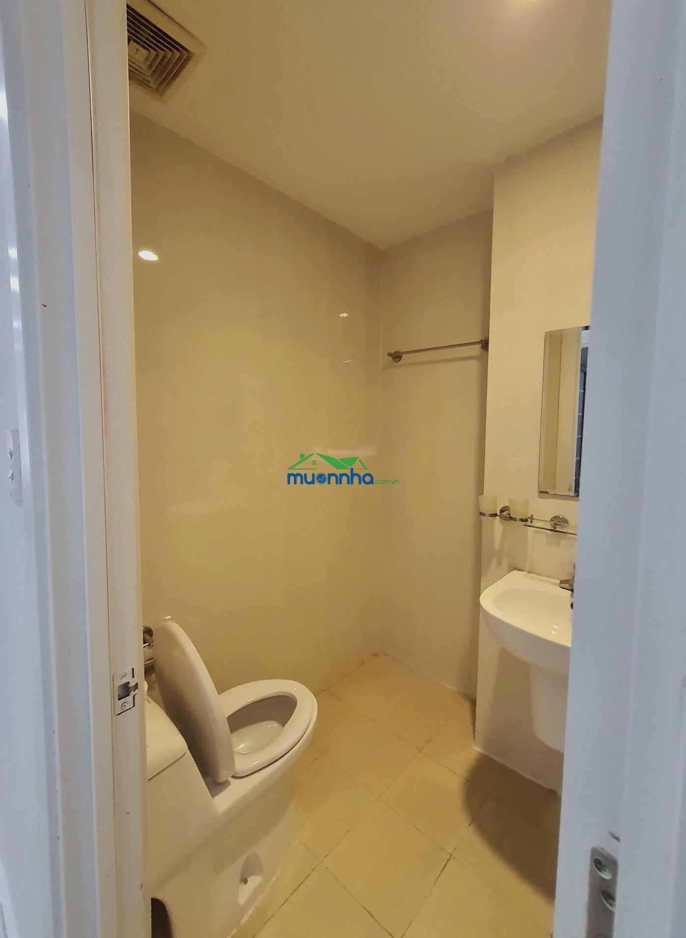 Cho thuê 2 phòng ngủ 80m2 ban công thoáng ngay vincom nguyễn xí, bình thạnh. mới 100%