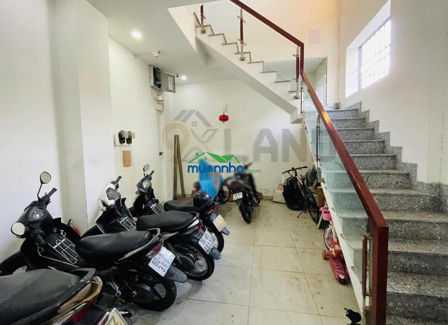 Chdv thu nhập 30tr/th - 10p - 4 tầng - chỉ 9,5 tỉ - ngay đại học cảnh sát - chủ cần tiền gấp bán - 4