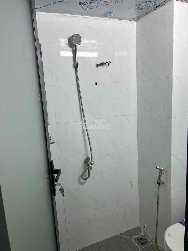 Căn hộ dv 30m2, mặt tiền đg.tth21,q12