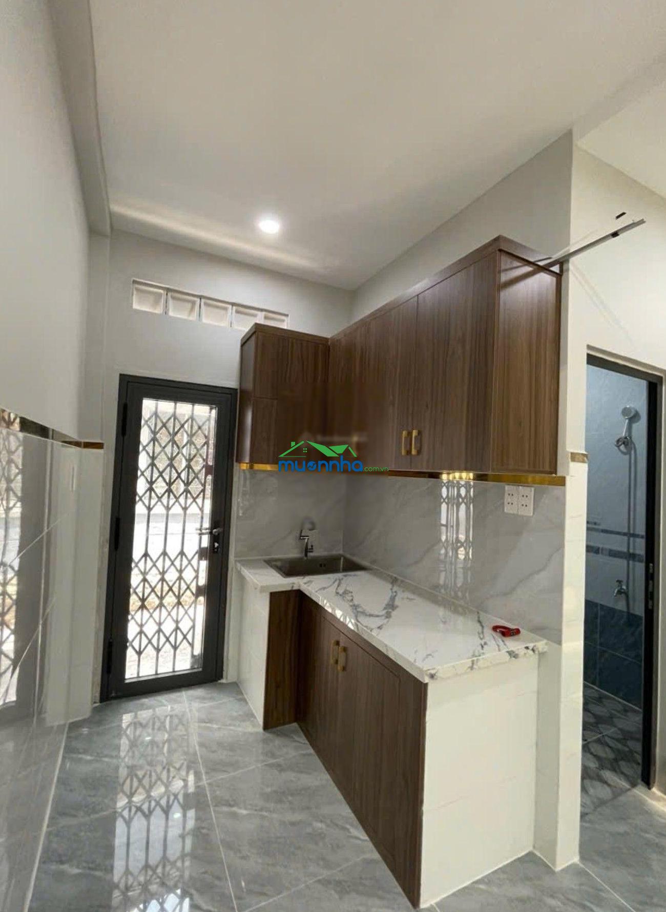 Nhà mới vào ở ngay, hẻm trước nhà hơn 4m, nhà 2 mặt hẻm thoáng mát, chỉ 31 mét ra tới tỉnh lộ 10 - 3