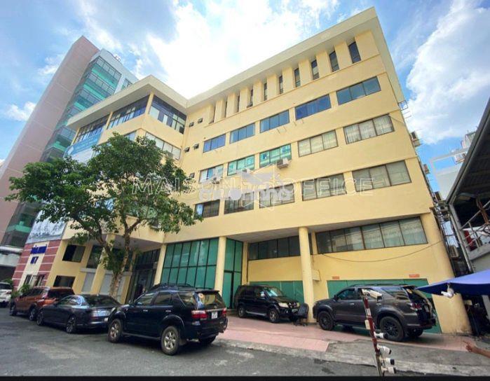 Văn phòng số 3 đường 3/2, 94m2 giá 33 triệu/tháng tòa nhà thái sơn