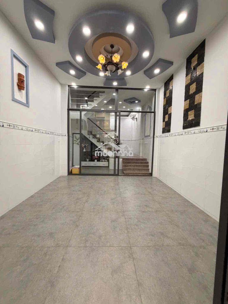 Nhà 4 phòng hẻm xe hơi phạm văn chí sẵn nội thất