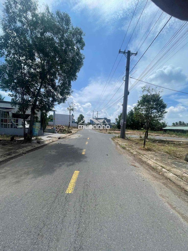 Lô góc 2mt đuong nhựa 6m 9x26 ..ngay chợ rạch kiến cần đuoc