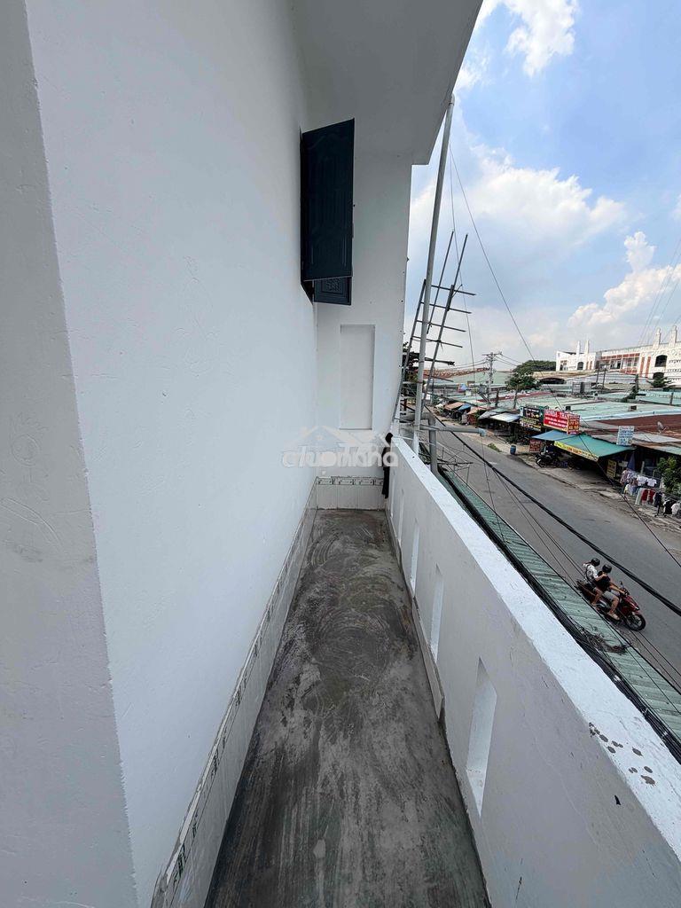 Trống phòng có ban công thoáng mát ngay chợ 434 - 3