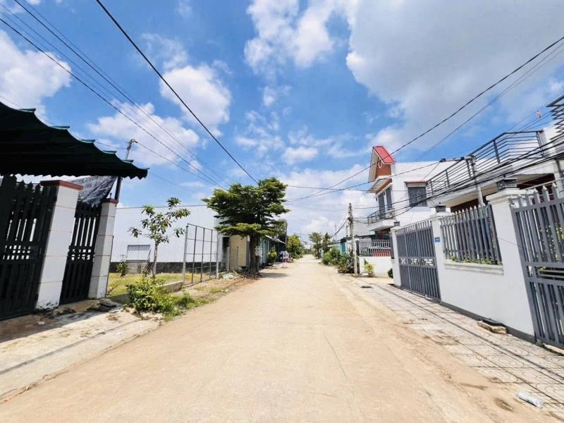 Bán 2 lô liền kề góc 2 mt 1 tỷ 390 xây biệt thự diện tích 6x25 sổ riêng thổ cư đường 8m