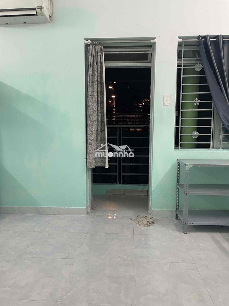 Cho thuê phòng 30m2 tô hiến thành p15 q10