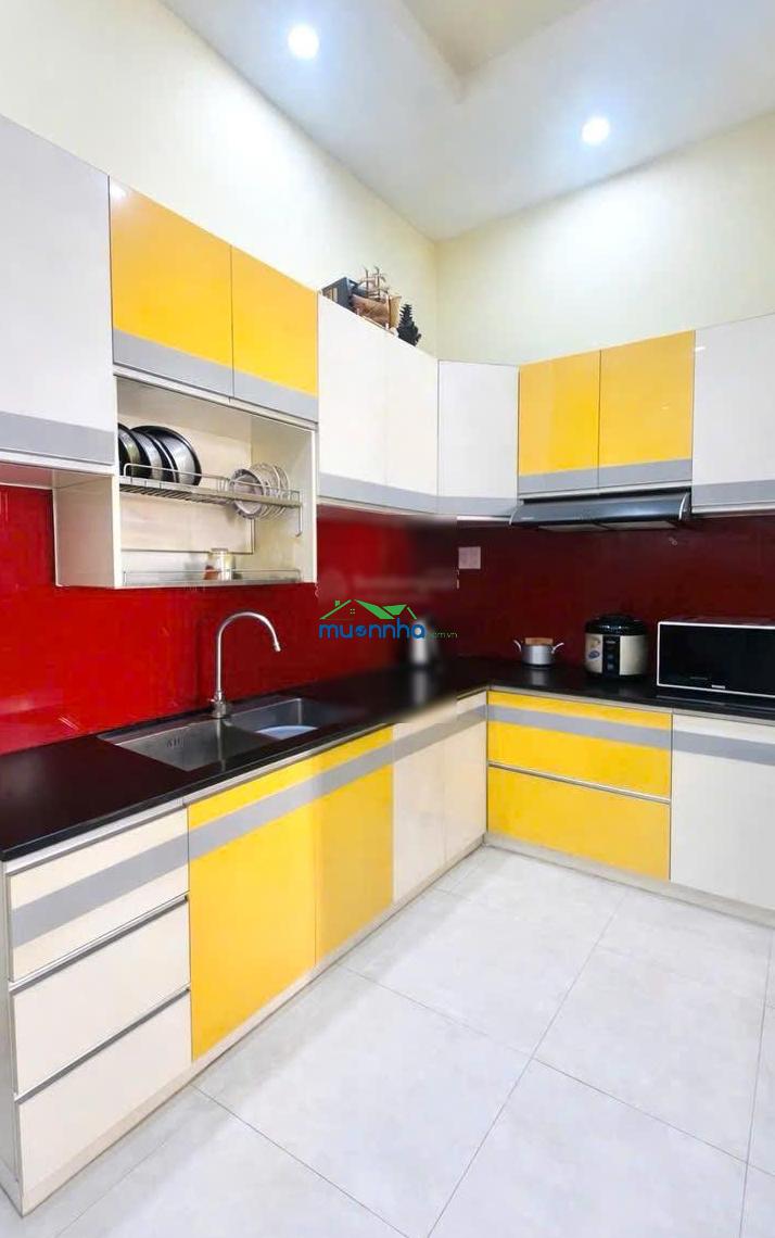 Nhà 3 tầng ngay chợ bà hoa sát khu bàu cát, ngang 4.3 dài 10, sổ vuông, hoàn công đủ, chỉ 7.35 tỷ - 2
