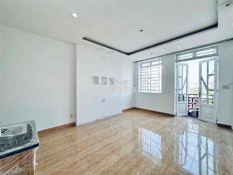 Cho thuê chdv cực rộng gần emart phan huy ích