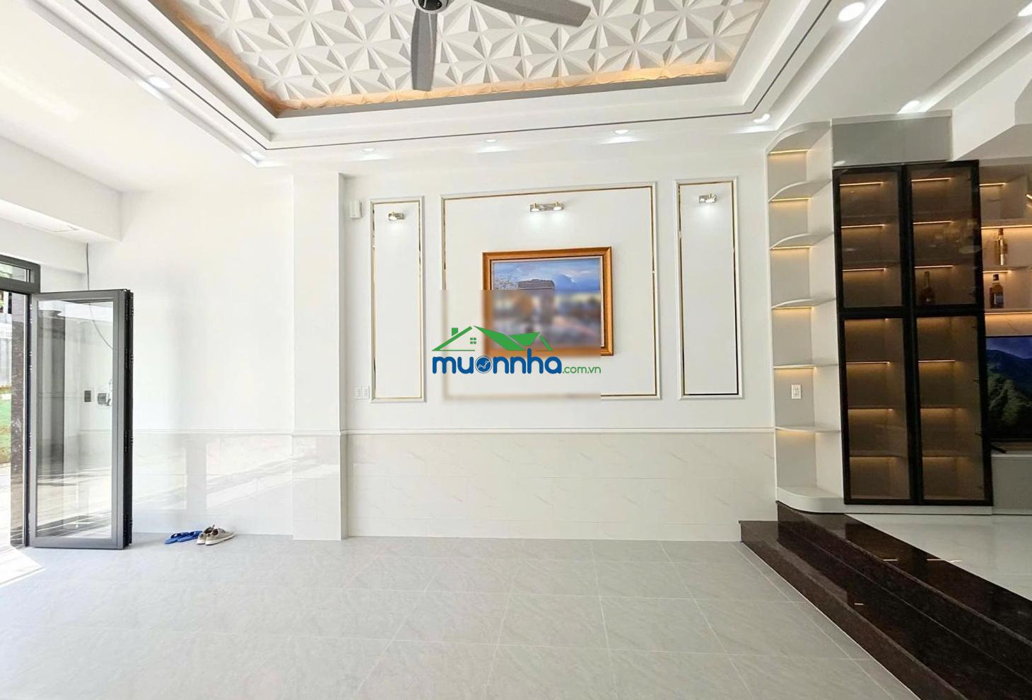 Bán gấp nhà đường lò siêu/ q11. dt 63m2 (4,5m x 14m) giá 2.7 tỷ. thông ra đường 3 tháng 2, 2 tầng