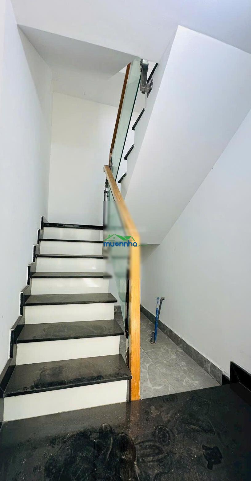 Bán nhà dương văn cam - chợ thủ đức - 50m2 - 3 tầng - 4pn - cho thuê 12 triệu/tháng - 4