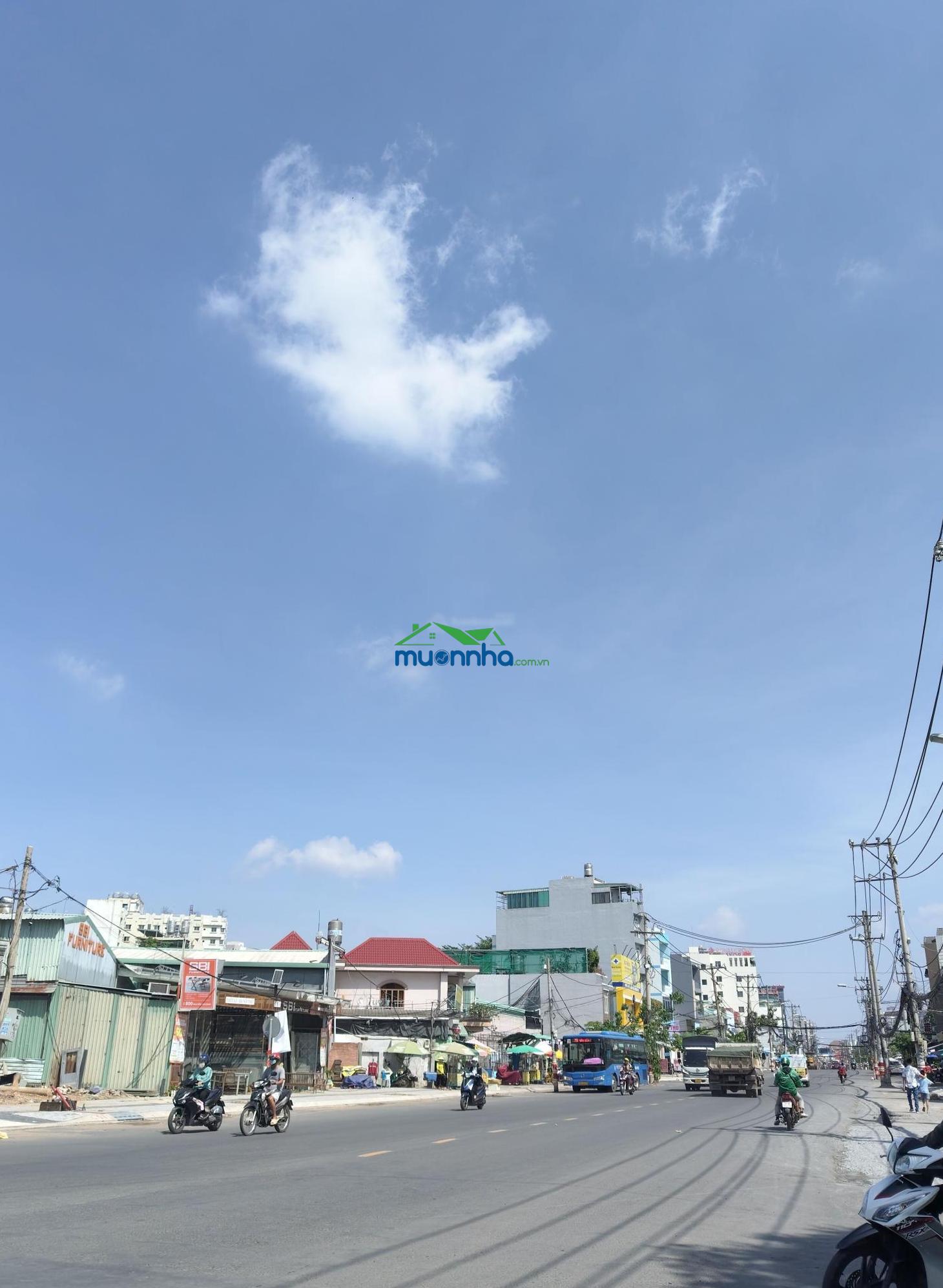 Căn hộ dịch vụ cao cấp vị trí đẹp gần mặt tiền nguyễn thị định, 306m, dòng tiền 165tr/tháng