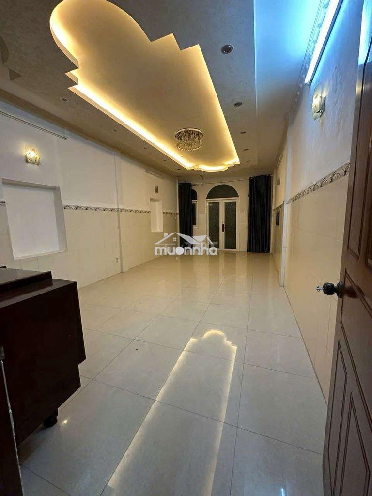 Nguyên tầng 1 - 2 phòng ngủ - giá rẻ - hẻm xe hơi