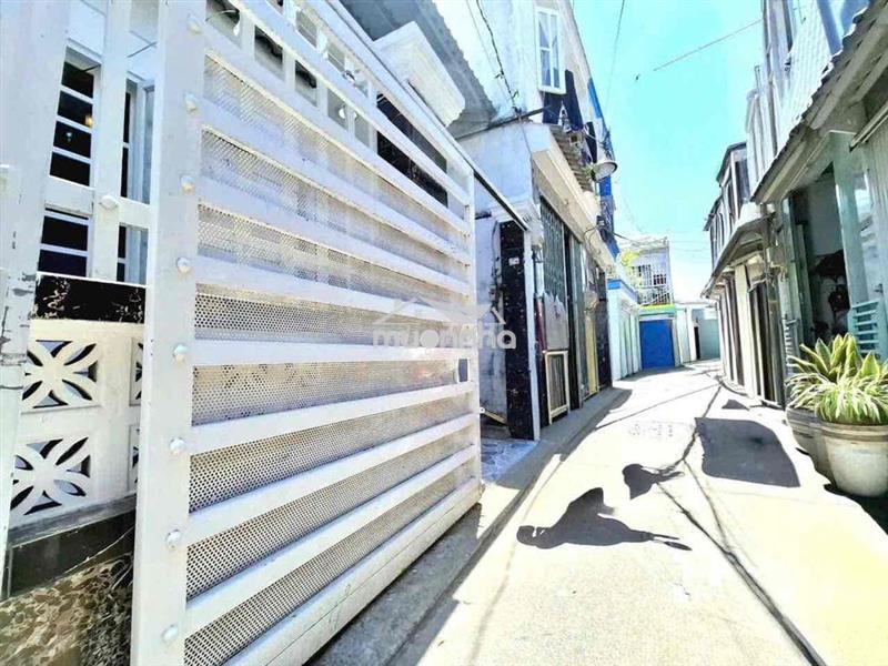 2,95 tỷ cho căn nhà sổ hồng tại huỳnh tấn phát nhà bẽ