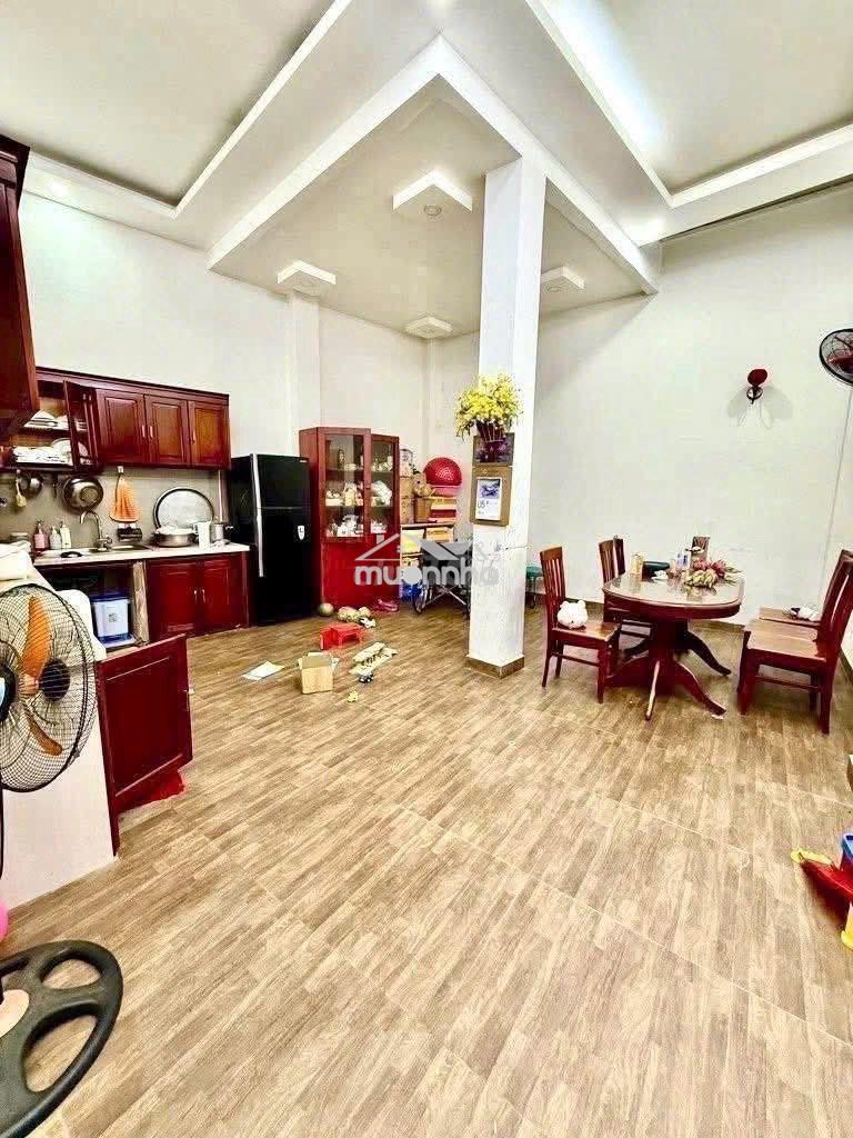 Nhỉn 7 tỷ nhà hẻm xe hơi 7m tân hương dt: 4,2x20m2 2 tầng đúc btct 4pn - 4