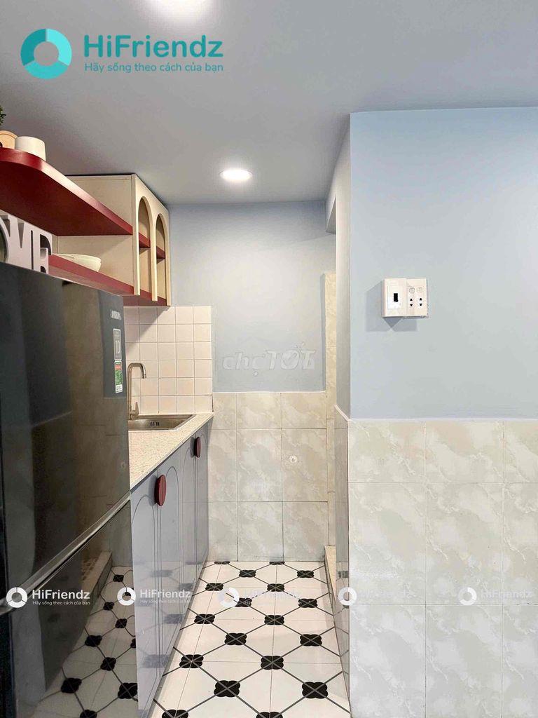 Khai trương dự an mới gác cao đứng được - gigamall - đh luật - 4