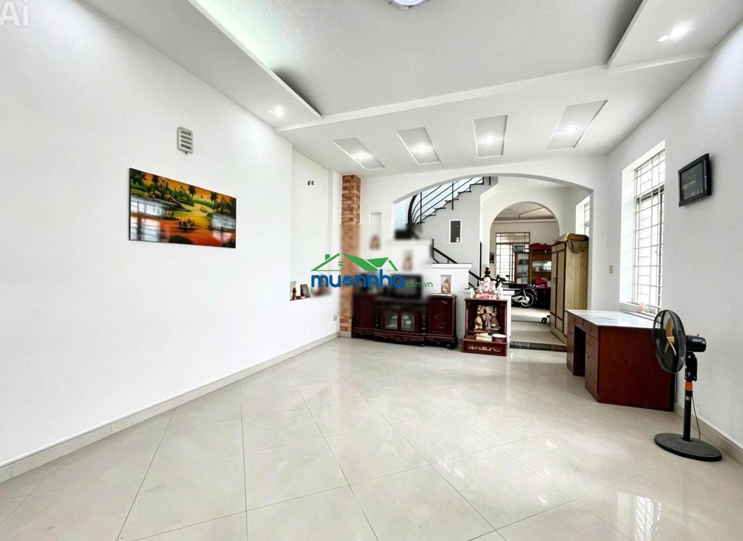 Bán biệt thự sân vườn nguyễn văn khối, dt: 21x17m, 3 tầng, giá chỉ 21.9 tỷ (tl)