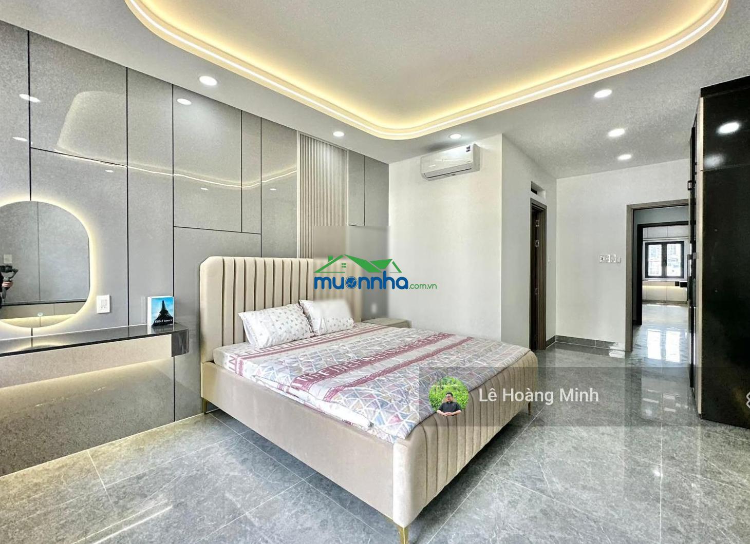 Siêu phẩm 4m x 30m. 4 tầng sân vườn thang máy ngay cuối đường thông nhất. tô ngọc vân