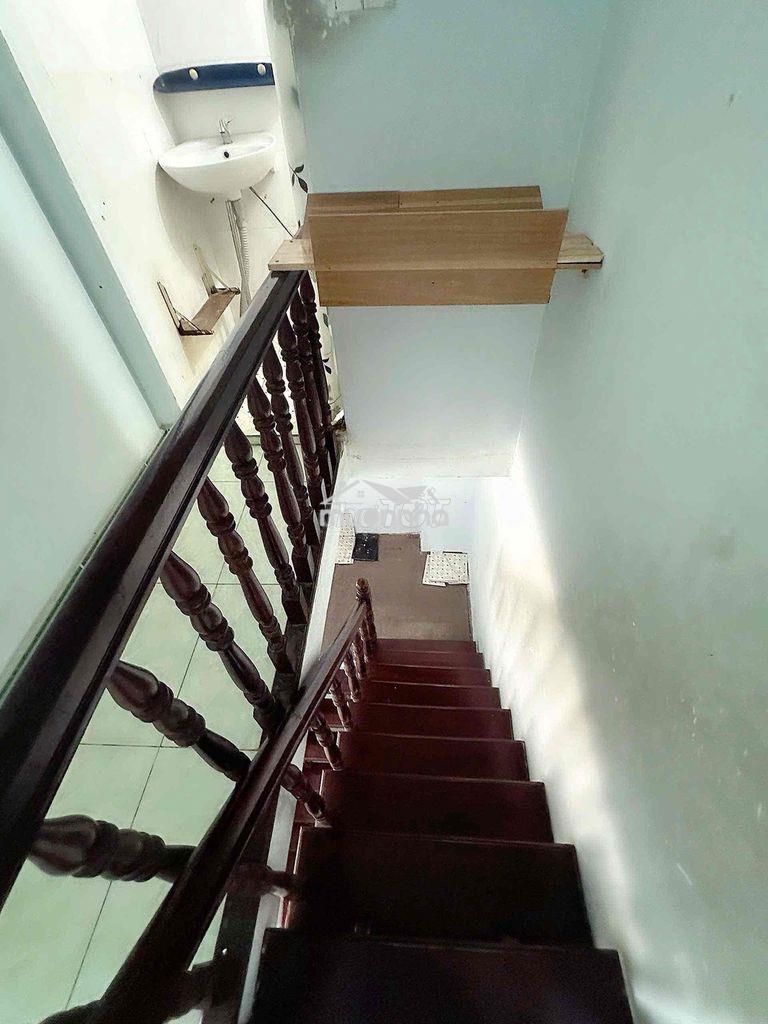 Nhà cho thuê nguyên căn 1 trệt 1 lầu 3 phòng ngủ.2 wc giá 7.2tr/th - 4