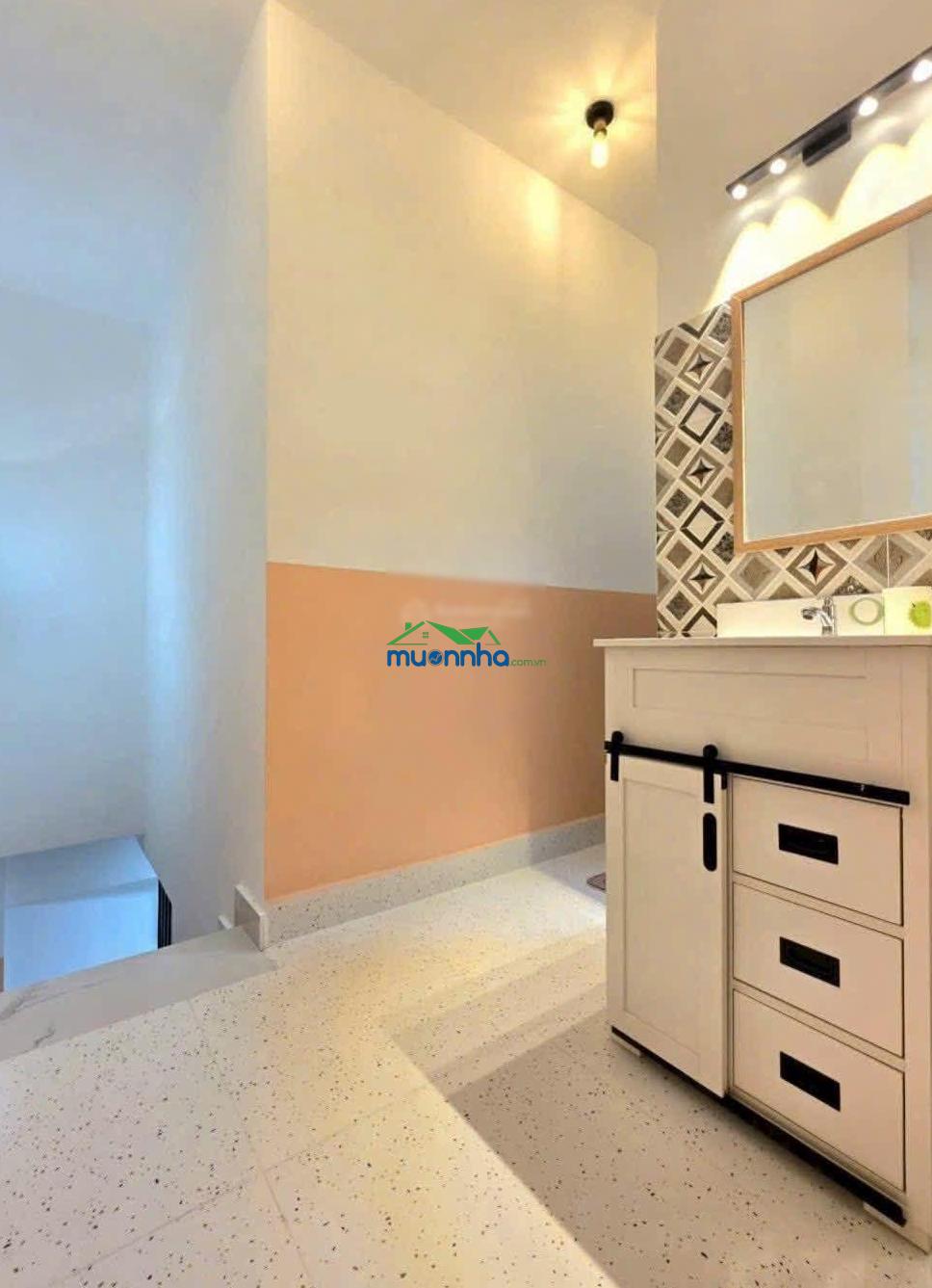Nhà đẹp rộng vào ở ngay. giá còn thương lượng - 4