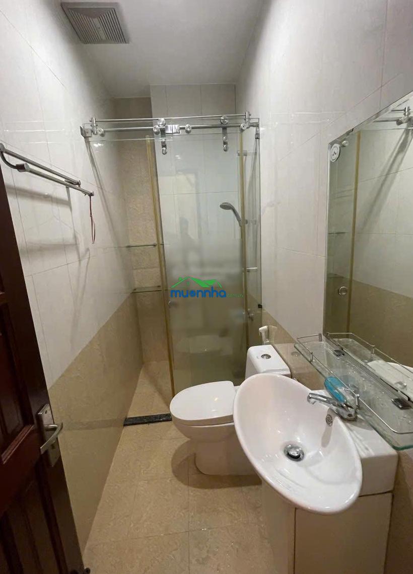 Bán gấp nhà hxh ngay cổng sân bay, nhà ga t1 - 4