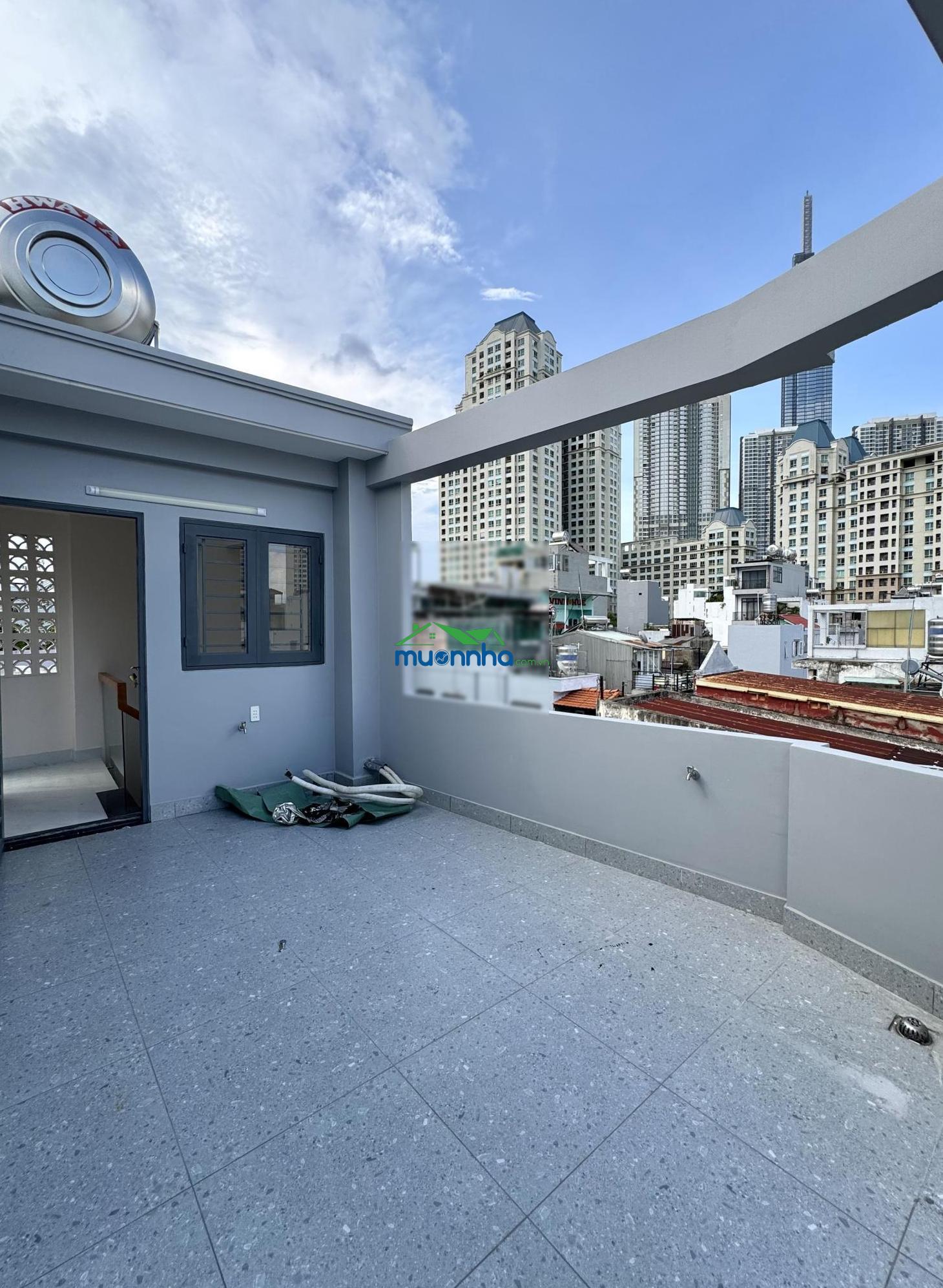 Giáp q1, đường võ duy ninh - nhà đẹp ở ngay, 4 tầng, 50m² (4pn) sân thượng view vinhome, landmart