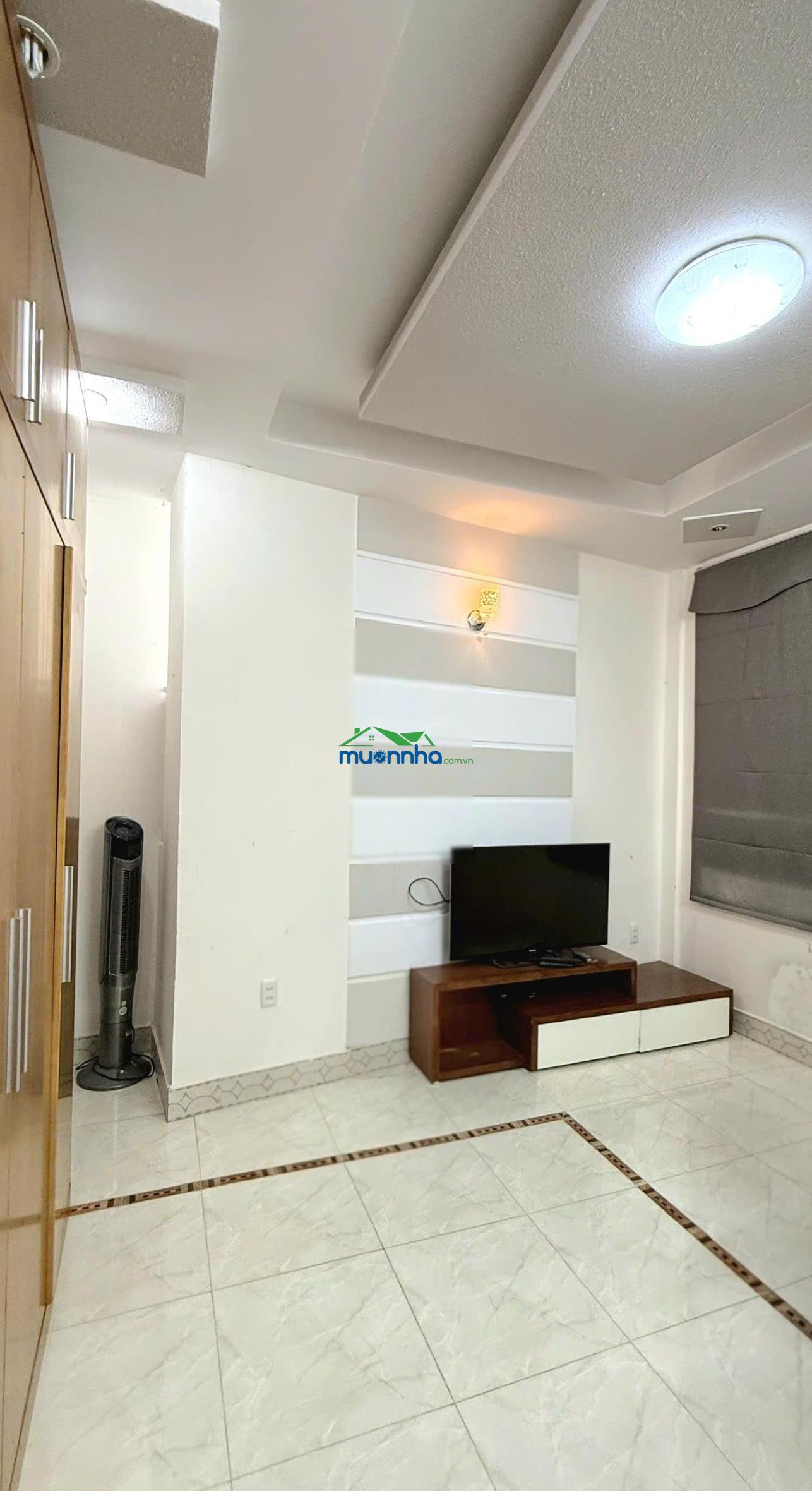 Bán nhà hẻm đẹp đường nguyễn đình chính phú nhuận giá 5,7 tỷ. liên hệ út: 0908 120 *** - 2