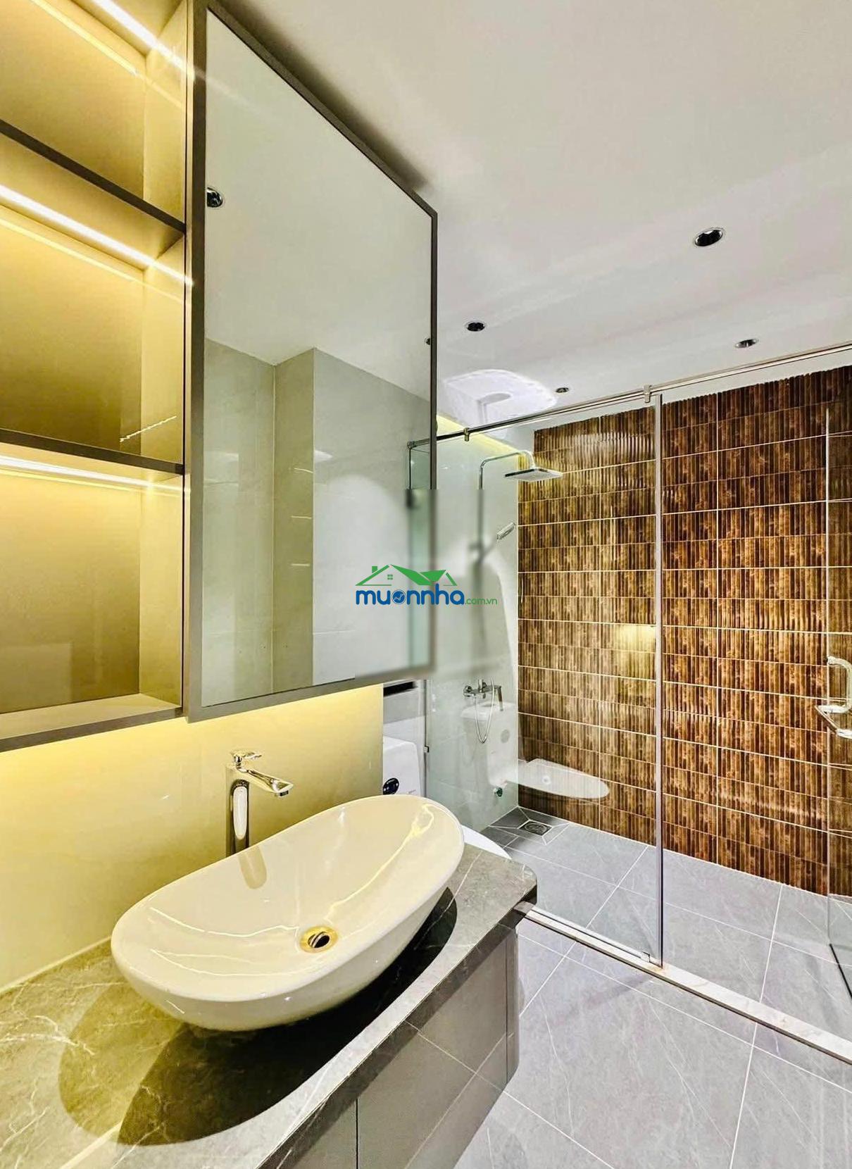 Bán nhà hiện đại, có giá trị đầu tư. giá 3 tỷ500tr thích quảng đức, pn, hẻm 6m, thuê 21tr. sổ riêng - 4