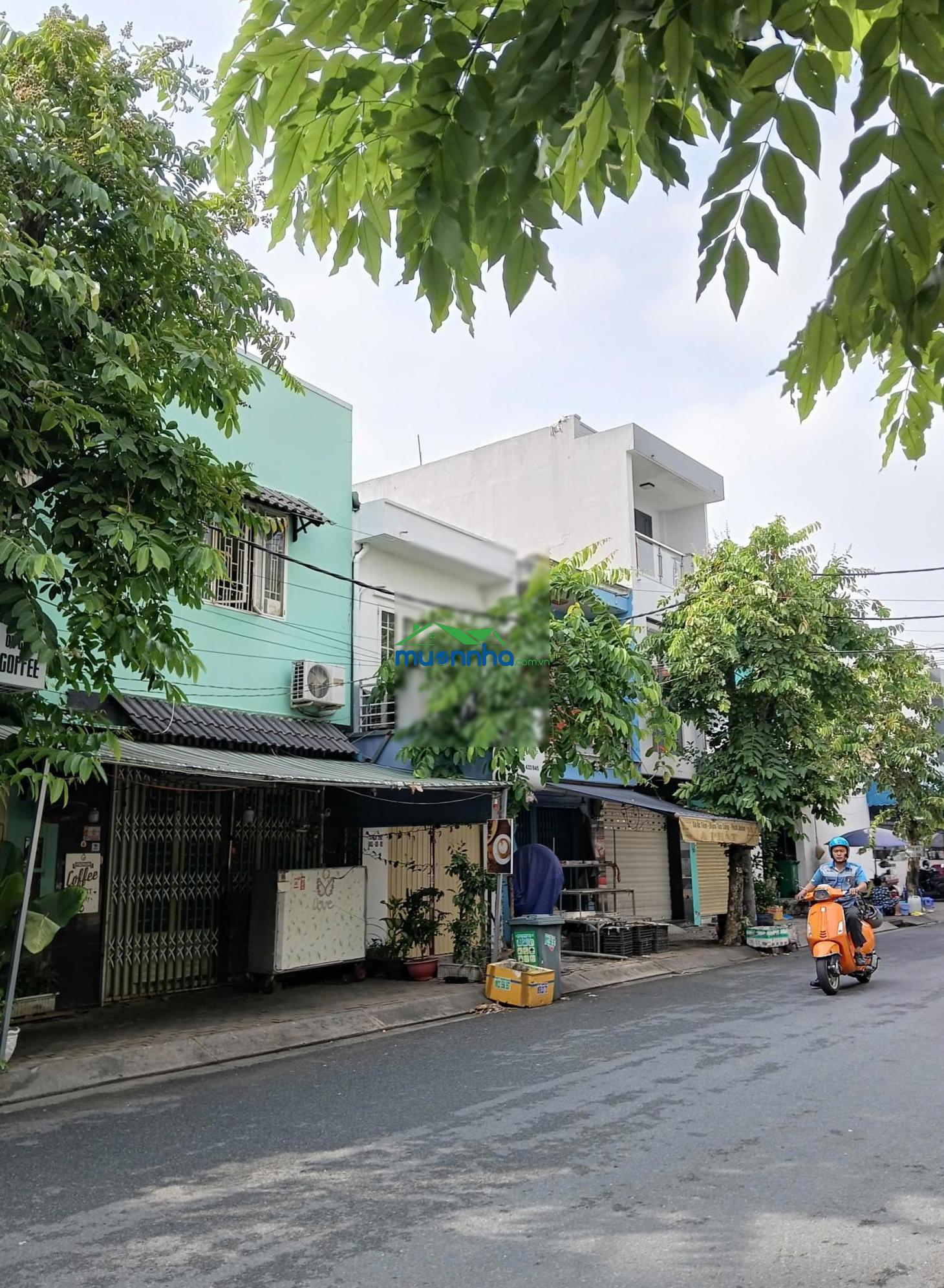 Bán đất tặng nhà ngay khu phố ấm thực, tân quy- q7, dt 62m32, đường số, giá 10.x tỷ