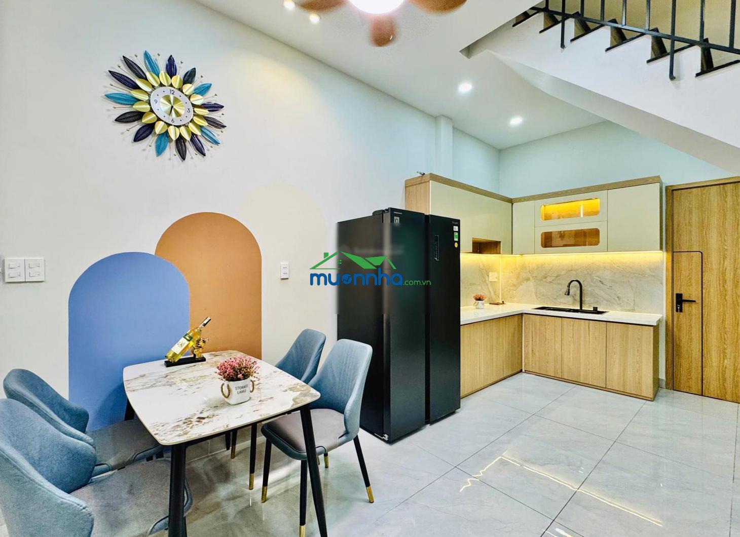Cần bán gấp nhà hẻm xe hơi chu văn an. mới xây 3 tầng full nội thất cao cấp. có phòng ngủ tầng trệt - 4