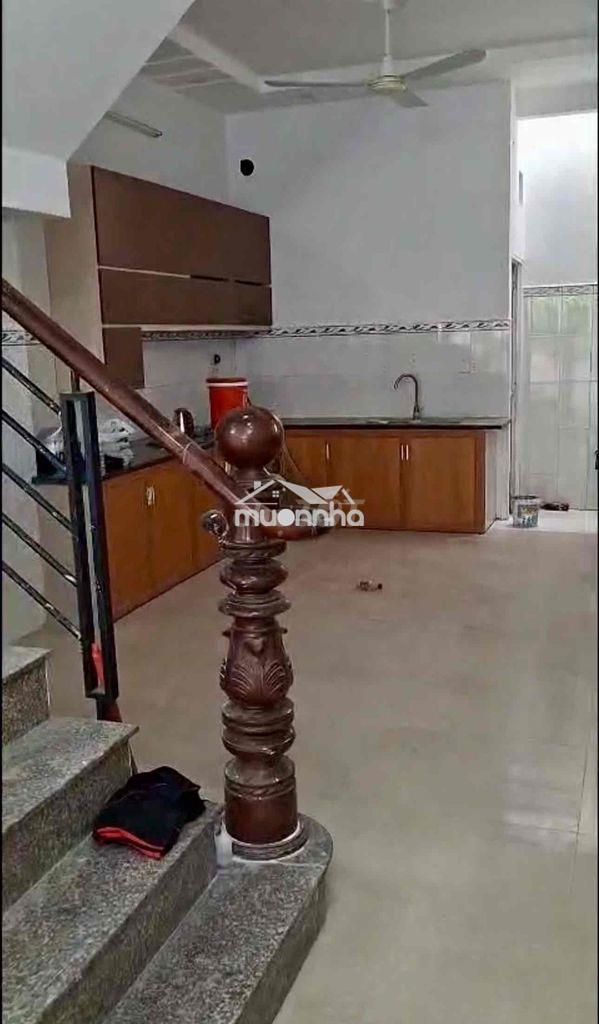 Cho thuê nhà 3 tầng mặt phố kinh doanh buôn bán tấp nập - 3