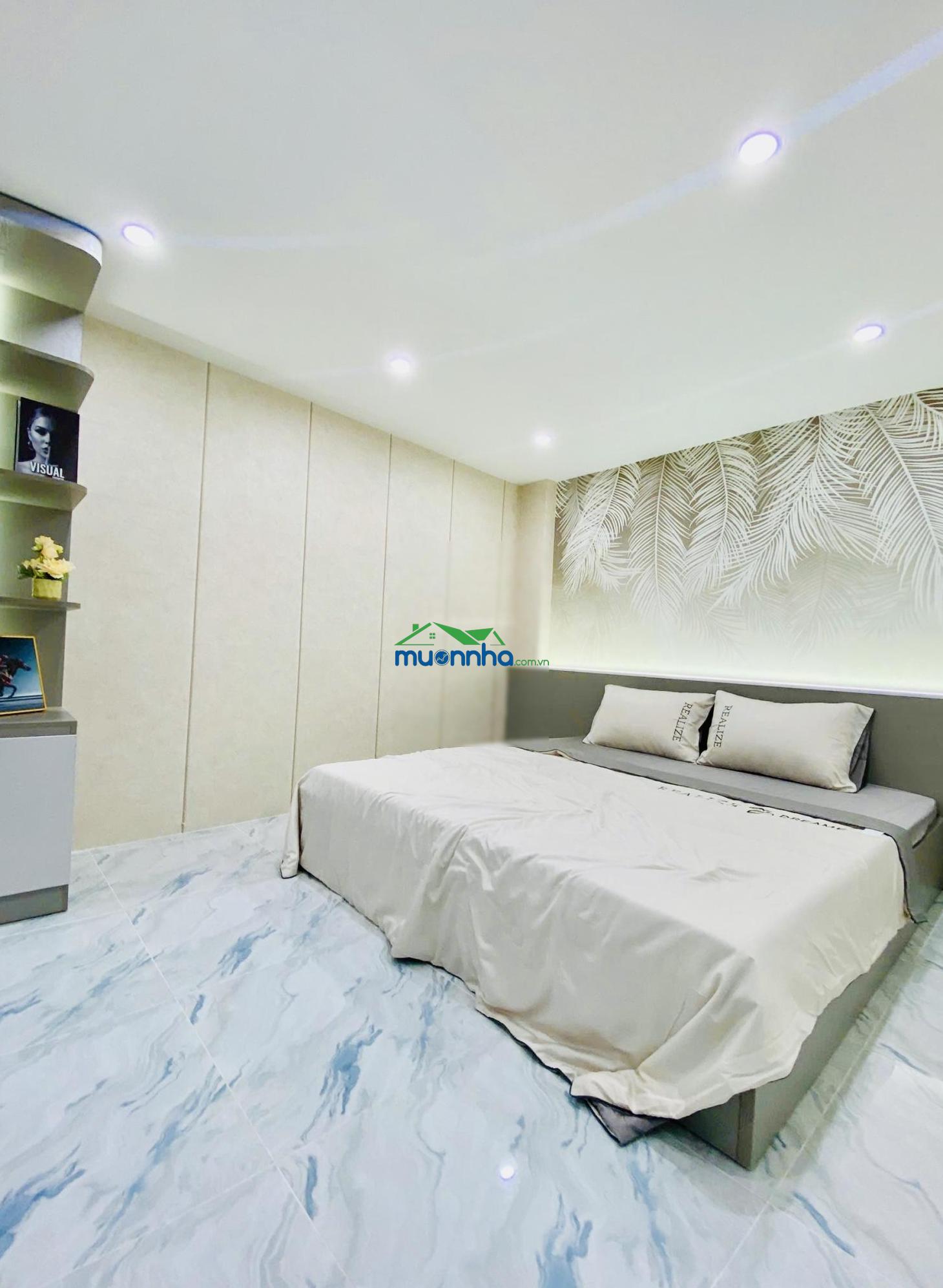 Nhà xây mới 100% - 4 tầng - dt: 57m2 ngang khủng 4m4 (nở hậu 5m) - sát emart - 5 tỷ 970