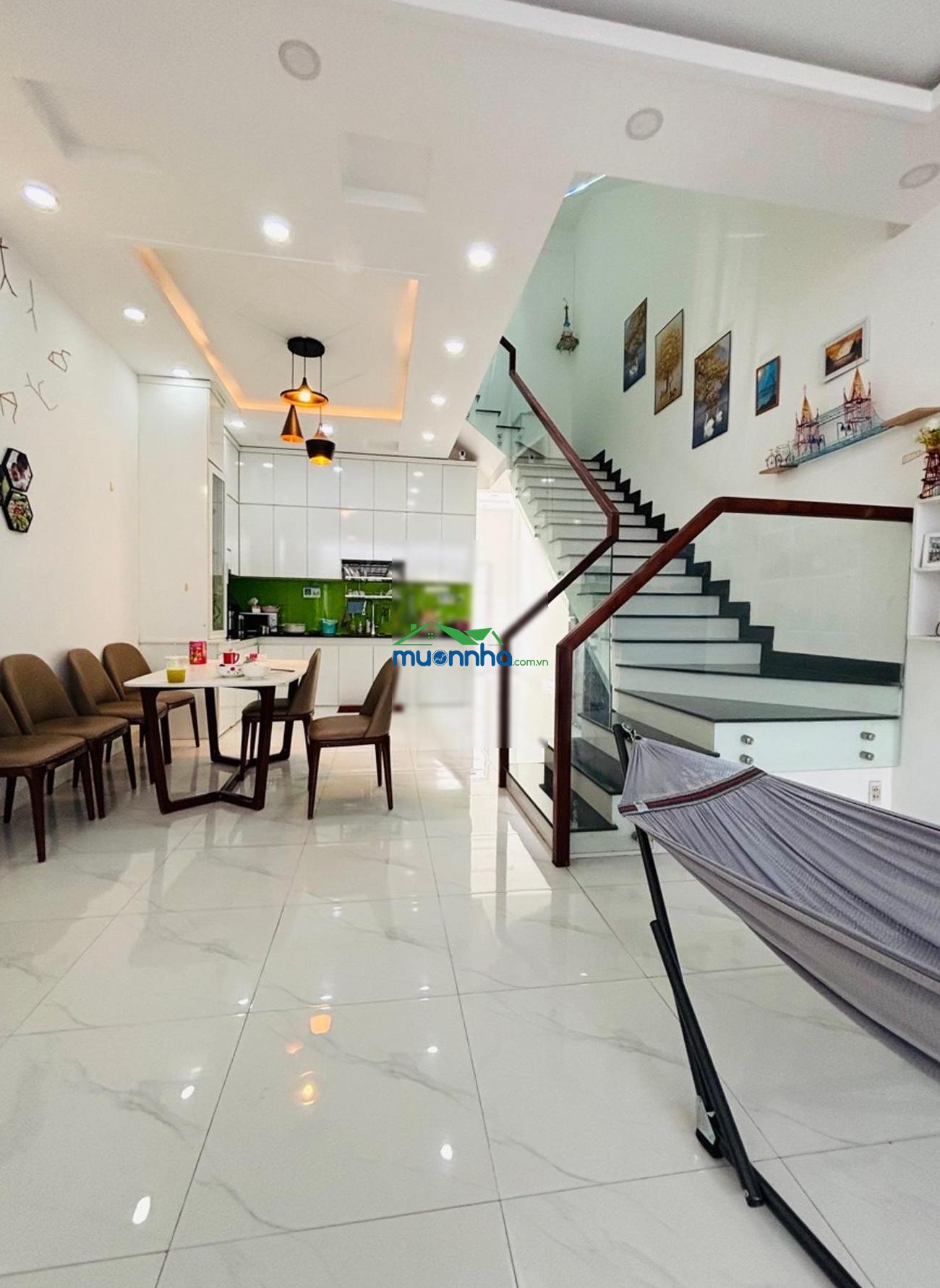 Bán nhà mới đẹp 100 m2 - 3 tầng - kdc gia hoà. đường 8m. nhỉnh 5 tỷ - 3