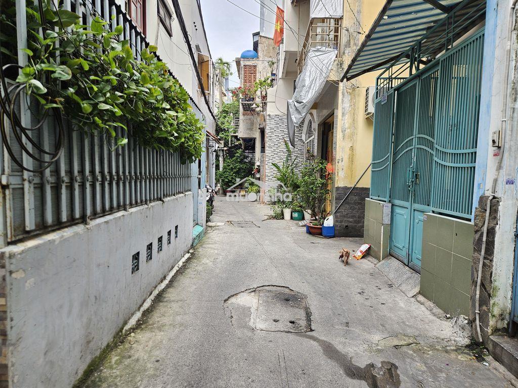 Nhà thuê huỳnh văn bánh, phú nhuận.trệt,2 lầu, 2pn, 2wc. 8,5 triệu - 4